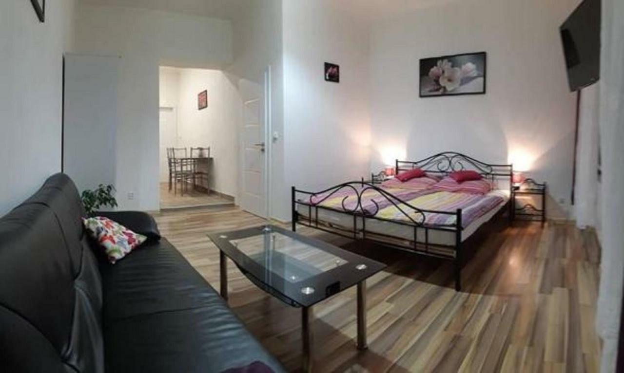Apartment Krale Jiriho Karlovy Vary Extérieur photo